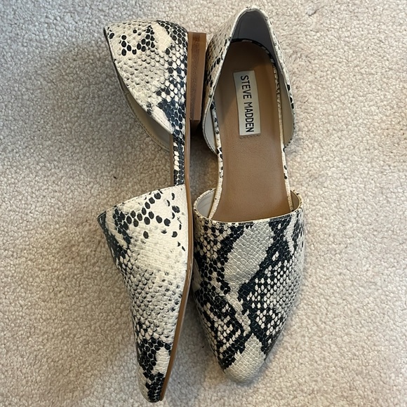 Steve Madden snakeskin flats - Picture 2 of 3